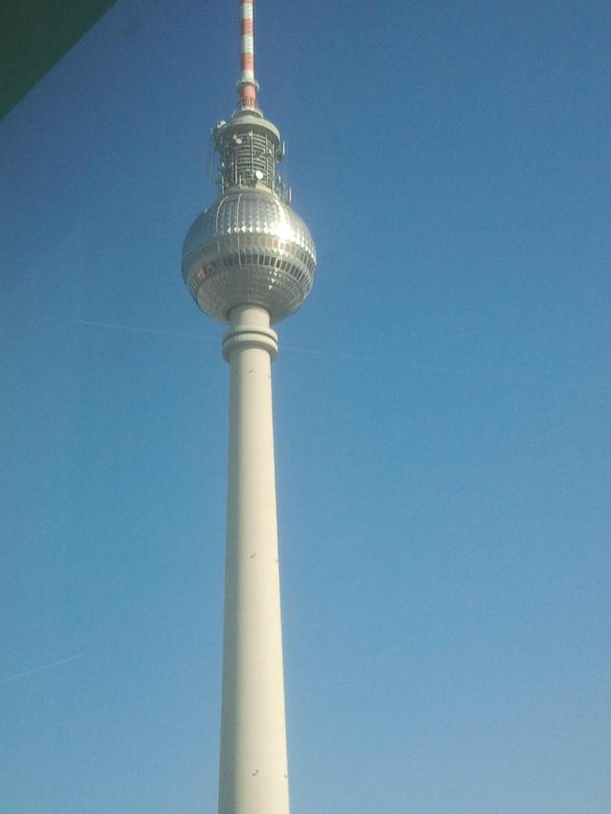 Mitte Von Mitte - Blick Auf Den Turm Lägenhet Berlin Exteriör bild